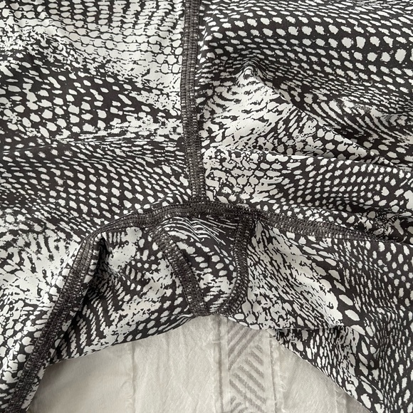 Lululemon Fast and Free size 6 - Picture 3 of 4